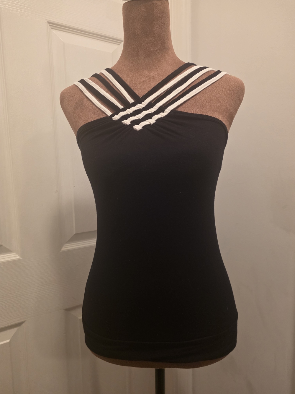 Y2K Size M Black & White Strappy Cami Top Tank